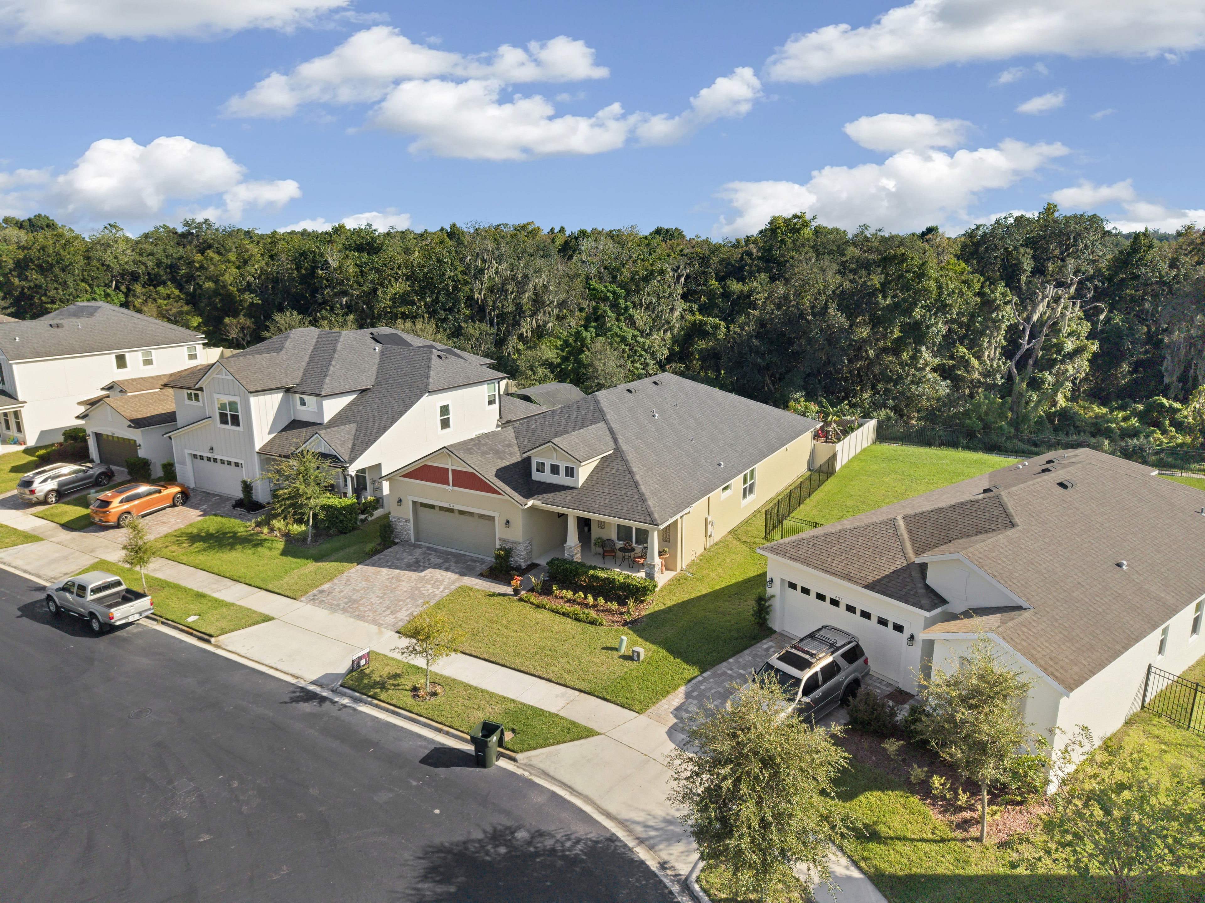 Drone overview of 2333 Farnham Dr and Preserve at Crown Point community, Ocoee FL